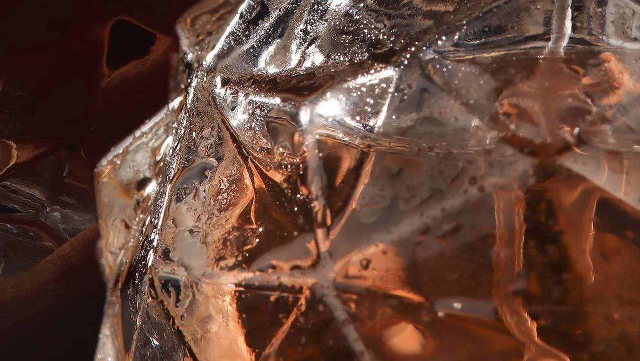 Still: Flakon