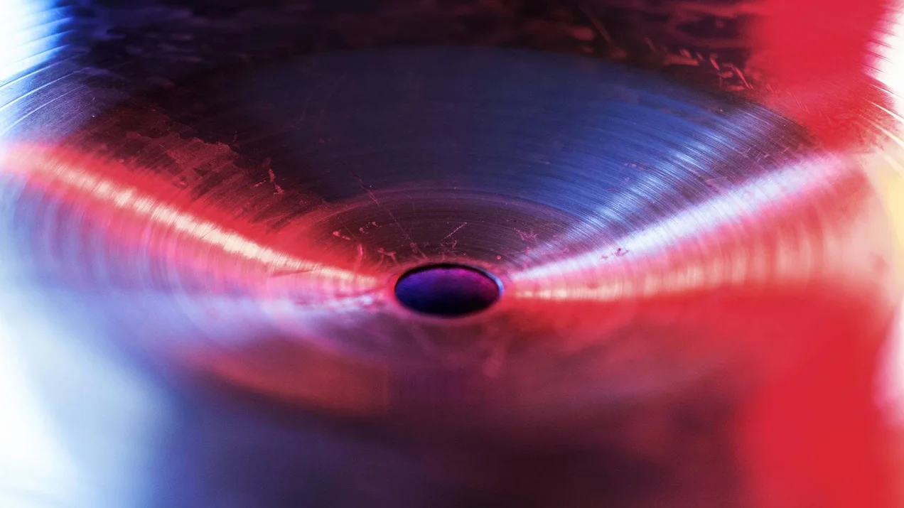 Essay: Mit Instrumenten spielen 